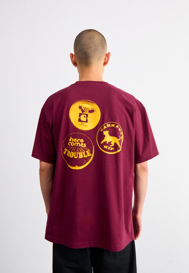 Carhartt WIP PINS - Printtipaita - malbec/orange stone washed