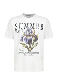 Weißes Baumwoll-T-Shirt mit einer großen Grafik einer Irisblüte, schwarzem Text mit der Aufschrift "SOMMERPFLANZEN" und weiteren Designelementen unterhalb der Grafik.