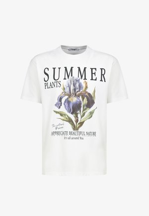 Weißes Baumwoll-T-Shirt mit einer großen Grafik einer Irisblüte, schwarzem Text mit der Aufschrift "SOMMERPFLANZEN" und weiteren Designelementen unterhalb der Grafik.