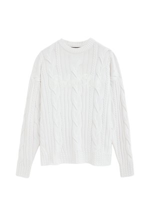 Jersey blanco de punto trenzado, de manga larga, con cuello redondo y patrón texturizado en toda la tela.