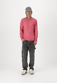 Jack & Jones JOROLLIE CREW NECK - Pulover - fuchsia rose