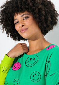 Angel of Style FARBVERLAUF SMILEY - Sudadera - may green