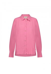 Roze longsleeve shirt van gladde stof, met een knoopsluiting aan de voorkant met hartvormige knopen en een klassieke kraag.