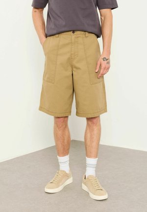 FatFace, REGULAR FIT - UTILITY SHORTS  . - Shorts - stone