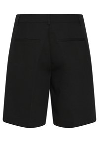 Shorts neri con taglio dritto, realizzati in tessuto liscio. Presentano due tasche posteriori senza hardware visibile. Orlo rifinito in modo pulito.