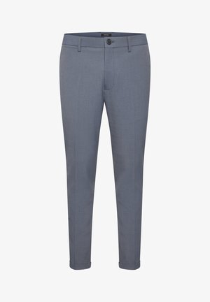 Pantalon formel gris homme coupe slim avec passants de ceinture, bouton devant, fermeture éclair et ourlets retroussés.