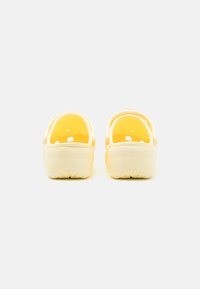 Crocs CLASSIC - Zuecos - buttercream