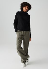 OPUS Trui - black
