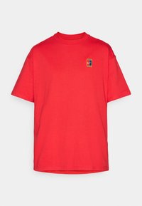 NIKECOURT TEE - T-shirts - university red