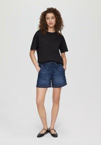 QS  OVERSIZED czarny