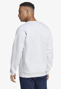 adidas Originals ESSENTIAL CREW - Sweatshirt - white
