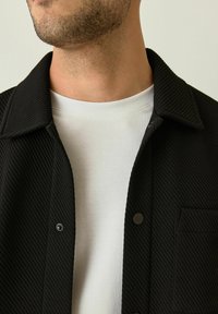 Next REGULAR FIT - DIAGONAL TEXTURE - Leichte Jacke - black