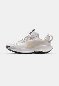 Unselected, vast grey/sanddrift/summit white/black