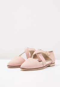 Pier One Bailarinas con hebilla - light pink