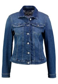 Chaqueta de mezclilla en azul oscuro con un diseño clásico, que presenta dos bolsillos en el pecho, botones plateados y una cintura ligeramente ajustada.