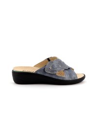 Sandalo blu in suede, con un accento floreale, design open-toe, soletta imbottita e suola a zeppa nera.