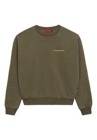 Kaki grønn sweatshirt laget av bomull. Har rund hals, ribbede cuffs og hem, med "PROHIBITED" logo i gull på forsiden.
