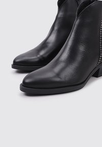 Sandra Fontán LIBREVILLE - Botines - black