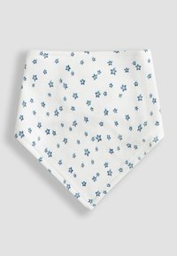 Bavlnená bandana v bielej farbe s modrým hviezdicovým vzorom; trojuholníkový tvar so zošitými okrajmi; ľahká textúra. Ideálne na neformálne nosenie.