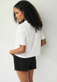 Next TALL - REGULAR FIT - Lühikesed teksad - washed black