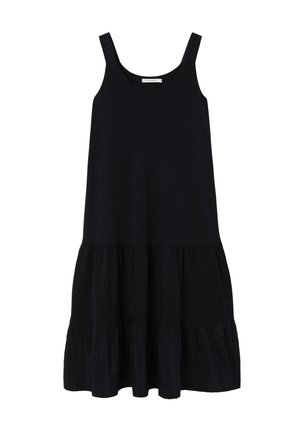 Rochie neagră fără mâneci, confecționată dintr-un material moale, cu un tiv volănaș în straturi și un decolteu rotund simplu. Textură netedă, design casual.