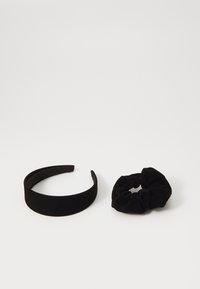 PCRILLE VELVET HAIRBAND SCRUNCHIE SET - Hajformázó kiegészítő - black