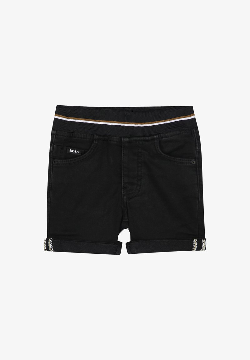 Zwarte denim shorts met een ribbelband en gouden, witte en zwarte strepen. Inclusief opgerolde boorden met zilveren kettingaccenten.