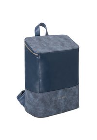 Mörkblå läderryggsäck med kvadratisk design, texturerad grå botten, guldlitografi och ett handtag på toppen för enkel bärning.