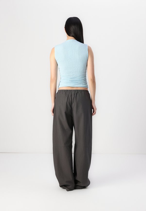 VITANI TROUSERS - Trousers - mole dark2
