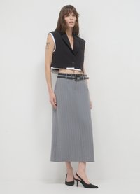 Calliope CROP BITESSUTO - Weste - ultrablack