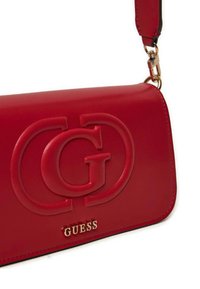 Guess MIETTA FLAP SHOULDER BAG - Borsa a mano - red