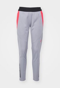 Vybráno, light onix/shock red