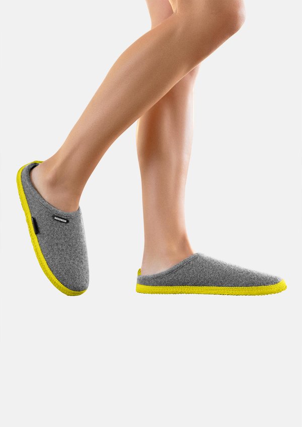 Hausschuh - hellgrau lime