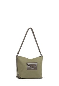 Borsa a spalla in tela verde con una tasca in pelle marrone, forma triangolare nella parte superiore e tracolla regolabile. Presenta il logo del marchio sul fronte.