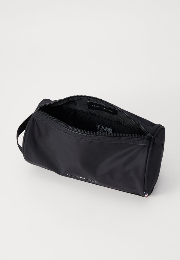 REPREVE WASHBAG - Wash bag2