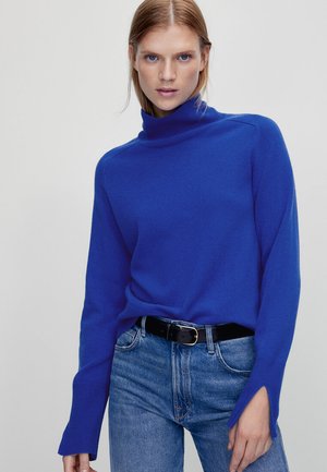 Stickad tröja - royal blue