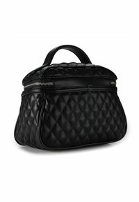 Borsa nera in pelle con design trapuntato, parte superiore arrotondata e piccolo manico. Presenta una chiusura a zip e una texture liscia con cuciture visibili.