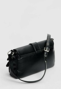 Stradivarius WITH BUCKLE - Kabelka - black
