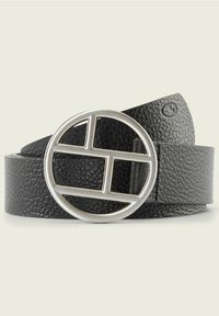 Ceinture en cuir noir texturé roulée avec une grande boucle ronde en argent avec un design géométrique découpé.