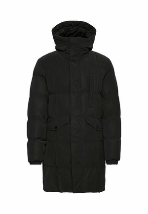 Sort pufferjakke med høj krave, der har en frontlynlås, to store klaplommer og et strømlinet, quiltet design.