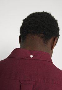 Farah BREWER SLIM FIT OXFORD SHIRT - Overhemd - bordeaux
