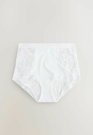 Fehér, magas derekú fehérnemű virágos csipke betétekkel mindkét oldalon, sima, puha anyagból, finom hullámos szegéllyel.