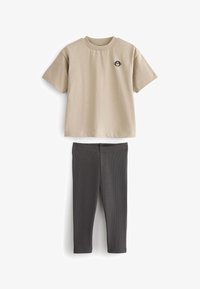Ausgewählt, neutral oversized