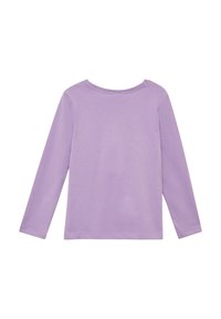 Lange mouwen lavendelkleurig shirt met een ronde halslijn, plat gelegd, met de voorzijde zichtbaar en zonder patronen of logo's.