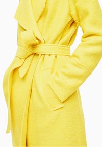 s.Oliver Cappotto classico - yellow