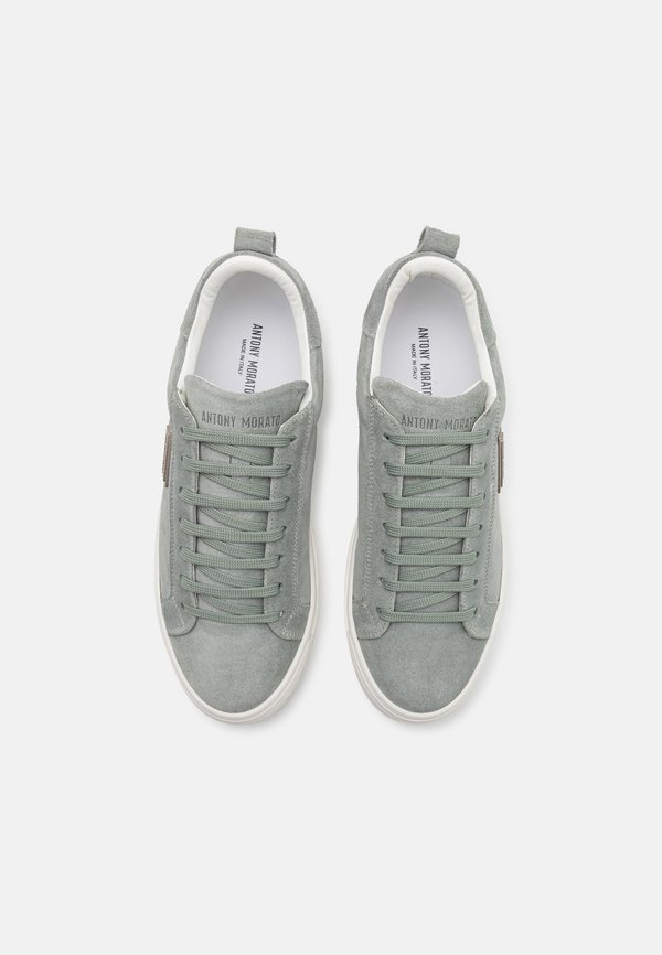 BOLD 3D LOGO  - Trainers2