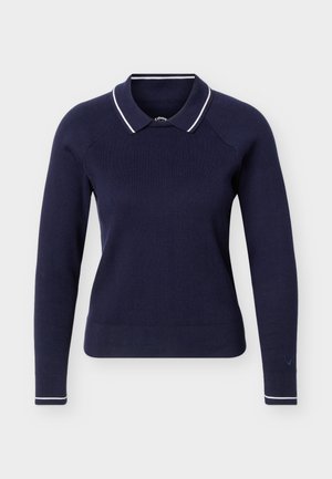 Pulover polo tricotat cu mâneci lungi, de culoare albastru marin, cu tiv alb la guler și manșete, textură rib, și siluetă strâmtă.