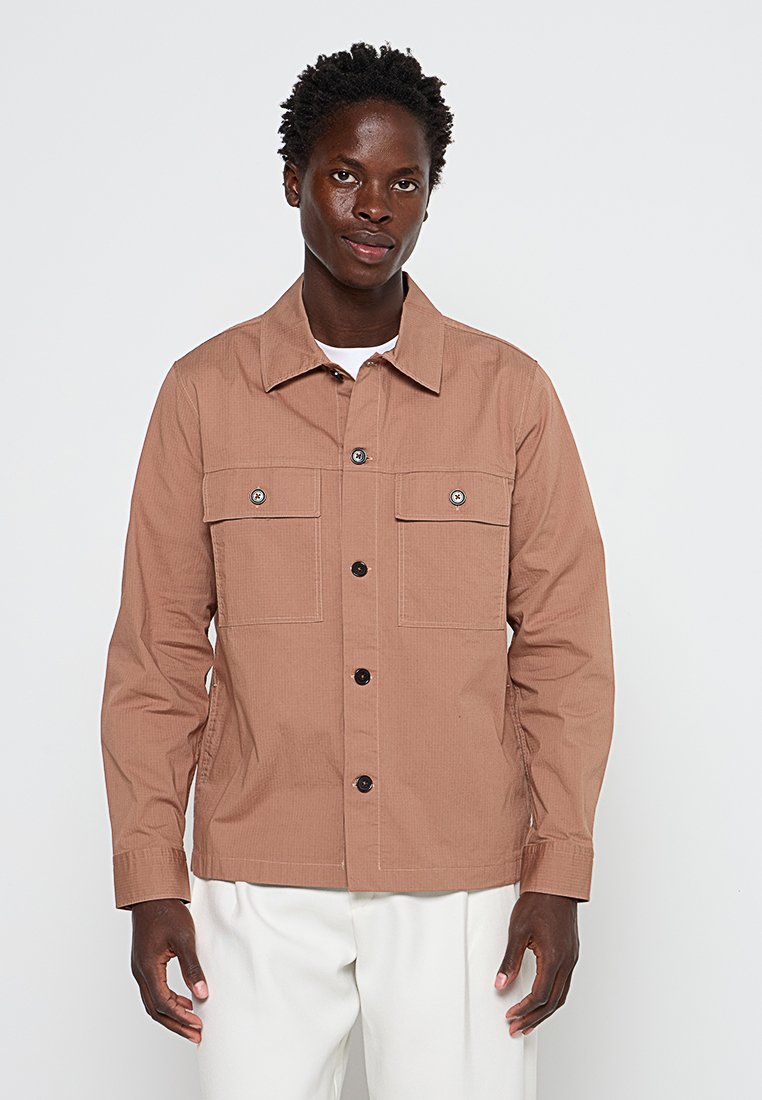 NN.07 Lichte jas lichtbruin