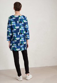 Seasalt Cornwall Triko s potiskem - blue