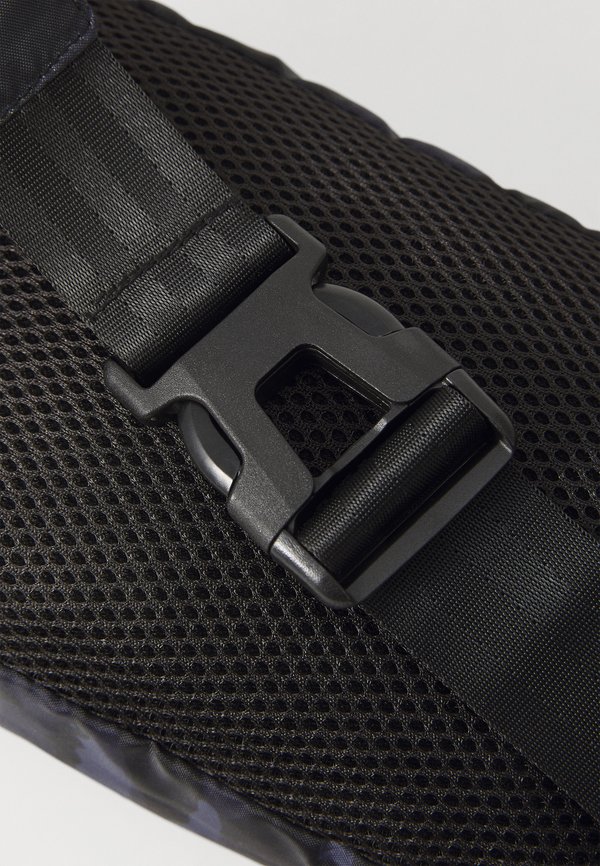 CAMO WAIST BAG UNISEX - Bum bag2